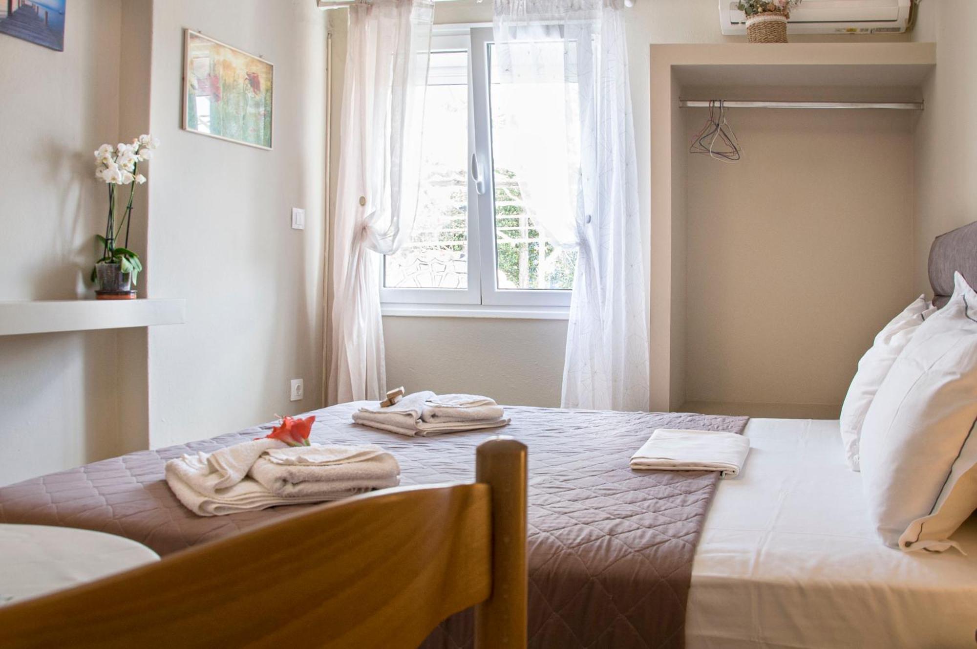 Christina Rooms 아다마스 외부 사진